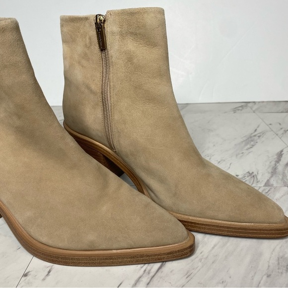 Vince Camuto Rinvalla Tan Suede Bootie 8M - Picture 9 of 14
